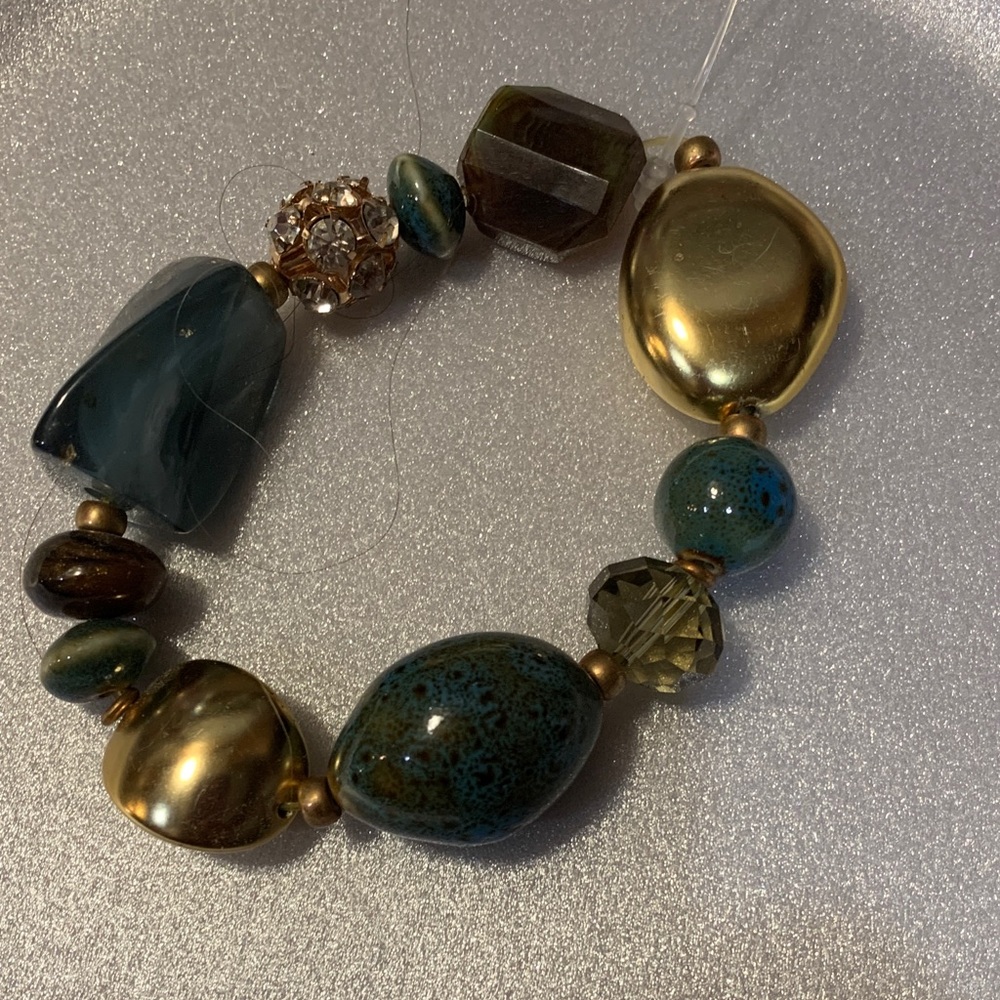 Chic Gold and Green Beaded Bracelet